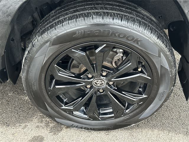 Thumbnail: 2022 Toyota RAV4 - 8