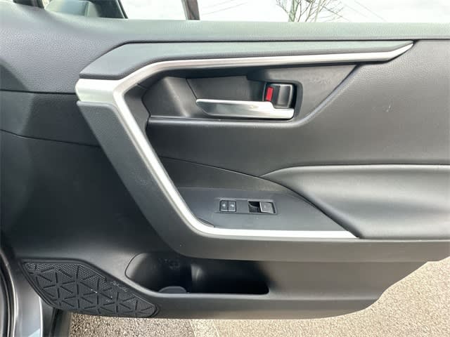 Thumbnail: 2022 Toyota RAV4 - 28