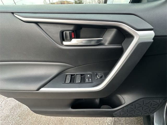 Thumbnail: 2022 Toyota RAV4 - 25