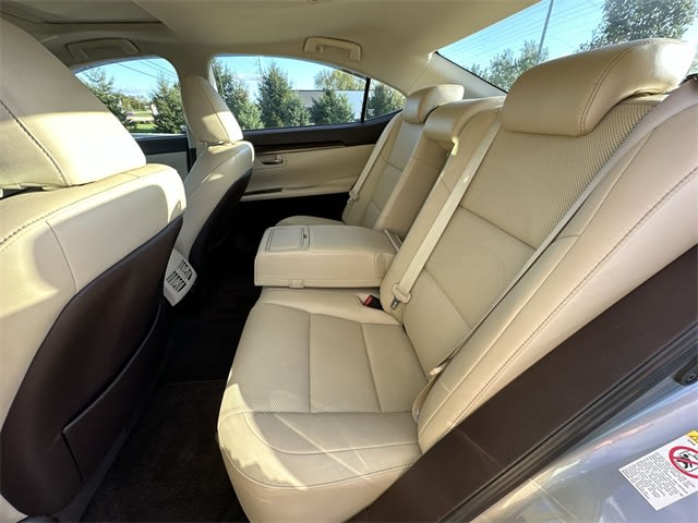 Thumbnail: 2017 Lexus ES - 13