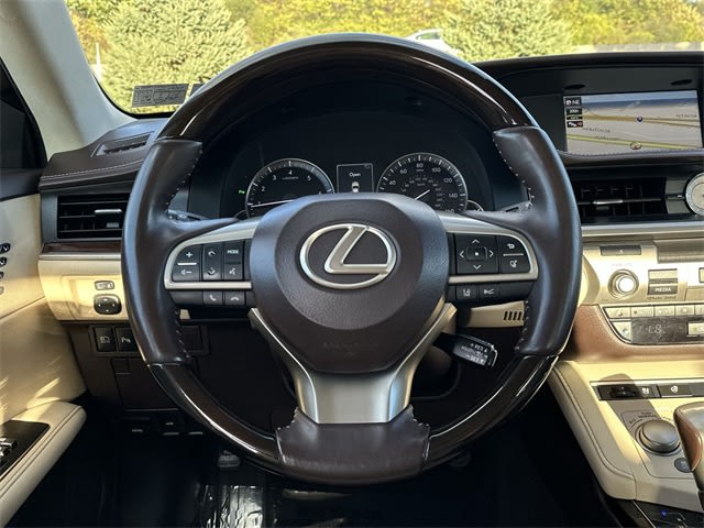 Thumbnail: 2017 Lexus ES - 2