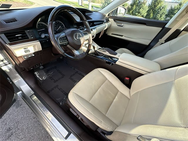 Thumbnail: 2017 Lexus ES - 11