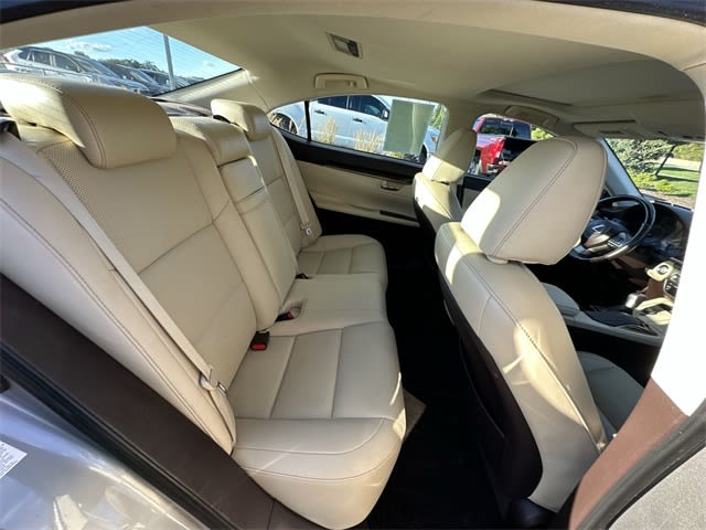 Thumbnail: 2017 Lexus ES - 31
