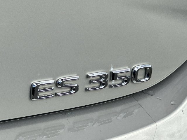 Thumbnail: 2019 Lexus ES - 28