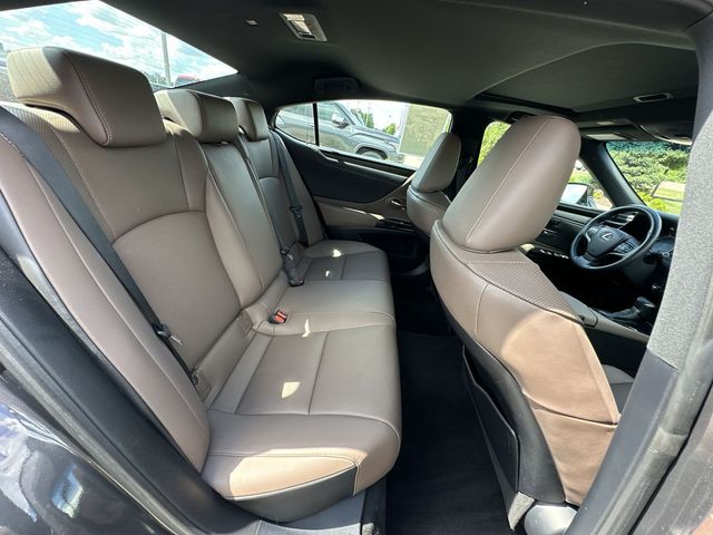 Thumbnail: 2023 Lexus ES - 29