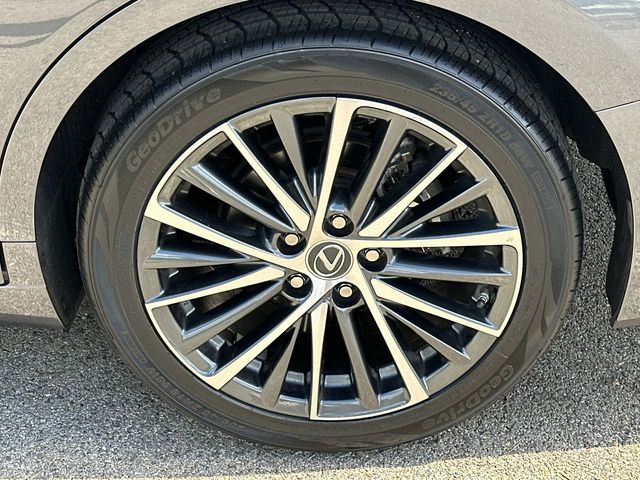 Thumbnail: 2023 Lexus ES - 8