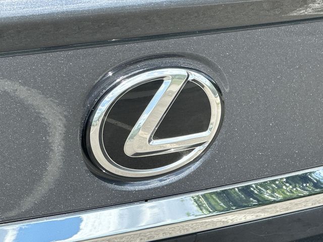Thumbnail: 2023 Lexus ES - 7