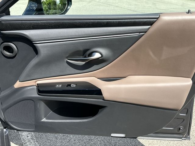 Thumbnail: 2023 Lexus ES - 28
