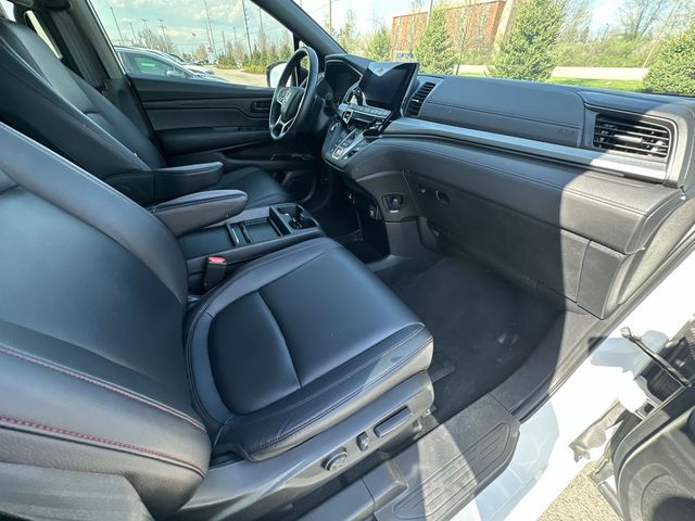 Thumbnail: 2023 Honda Odyssey - 11