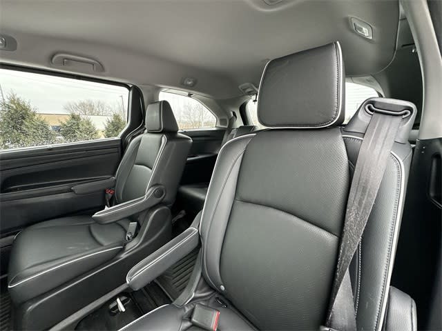 Thumbnail: 2023 Honda Odyssey - 10