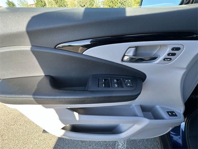 Thumbnail: 2018 Honda Pilot - 27