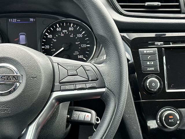 Thumbnail: 2018 Nissan Rogue - 15