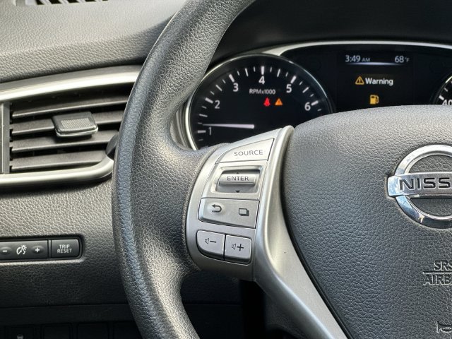 Thumbnail: 2015 Nissan Rogue - 19
