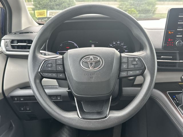 Thumbnail: 2024 Toyota Sienna - 2