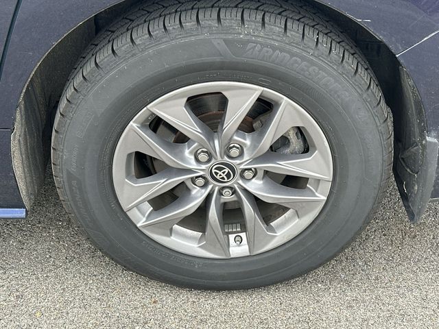 Thumbnail: 2024 Toyota Sienna - 8
