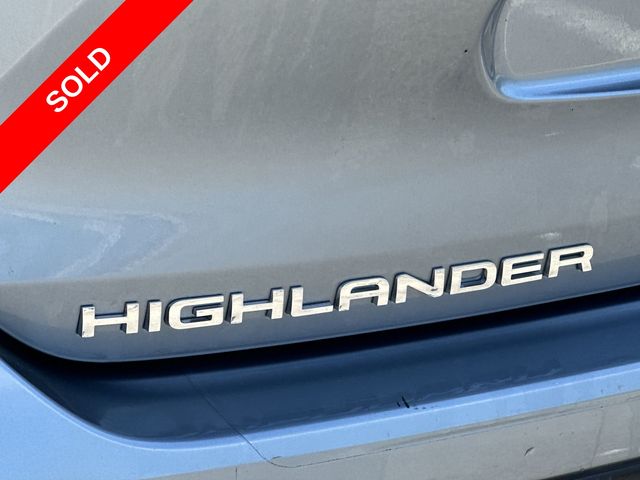 Thumbnail: 2022 Toyota Highlander - 21