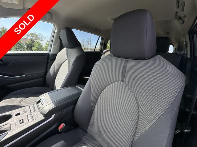 Thumbnail: 2022 Toyota Highlander - 9