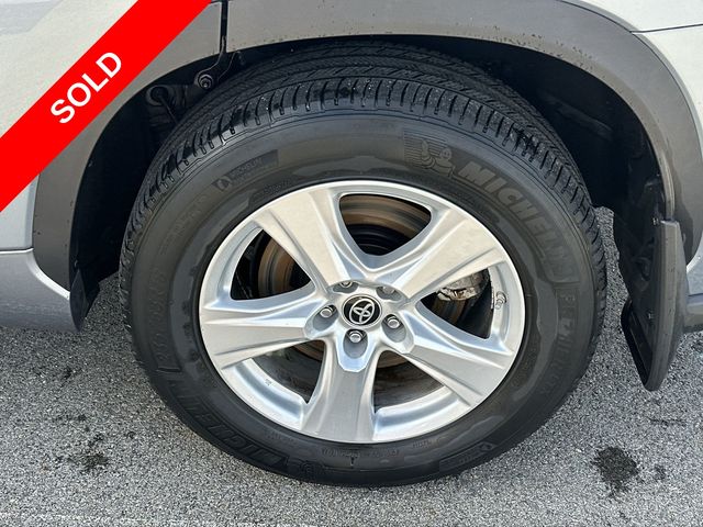 Thumbnail: 2022 Toyota Highlander - 8