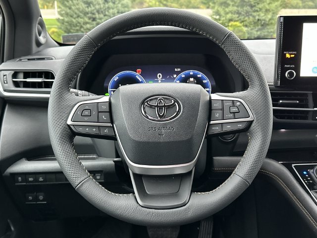 Thumbnail: 2026 Toyota Sienna - 2