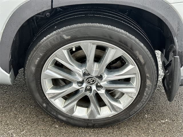 Thumbnail: 2021 Toyota Highlander - 8