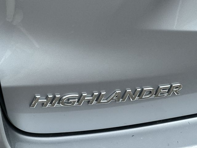 Thumbnail: 2016 Toyota Highlander - 23