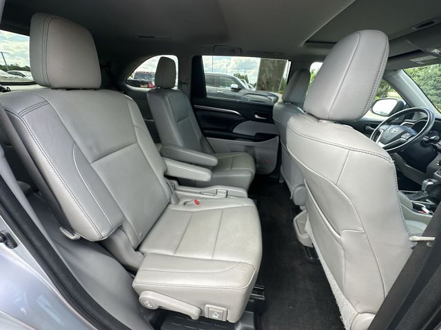 Thumbnail: 2016 Toyota Highlander - 27