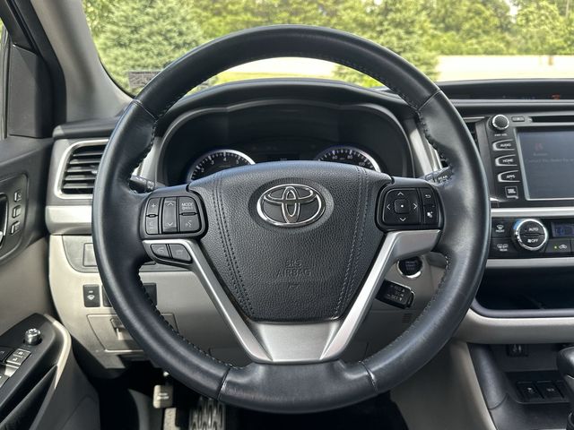 Thumbnail: 2016 Toyota Highlander - 2