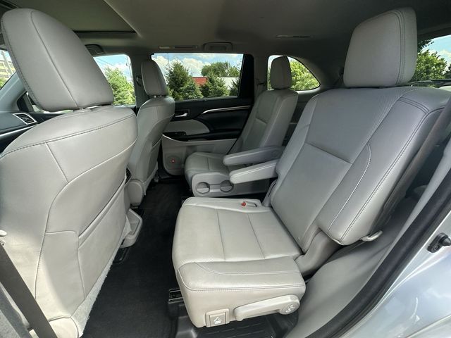 Thumbnail: 2016 Toyota Highlander - 12