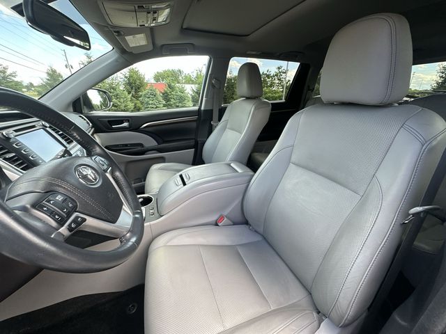 Thumbnail: 2016 Toyota Highlander - 10