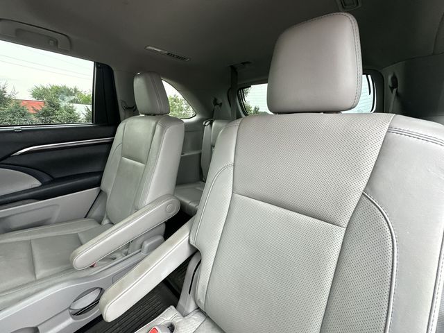 Thumbnail: 2016 Toyota Highlander - 10
