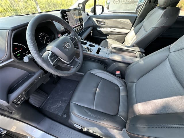 2024 Toyota Sienna XSE 10