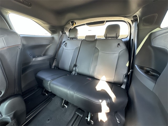 2024 Toyota Sienna XSE 27