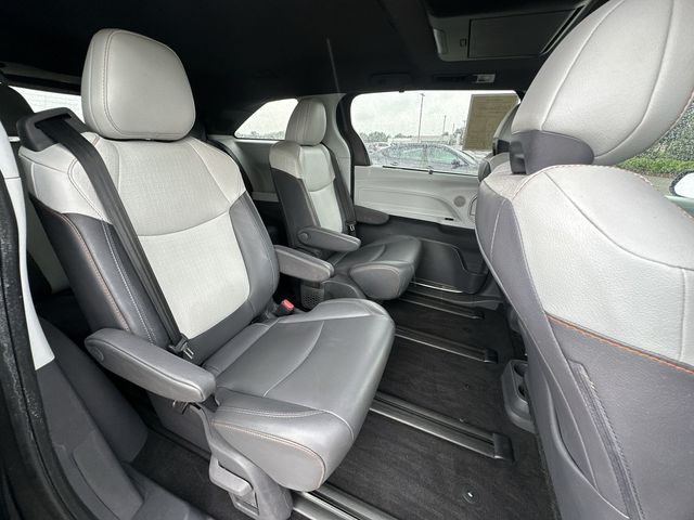 Thumbnail: 2021 Toyota Sienna - 28