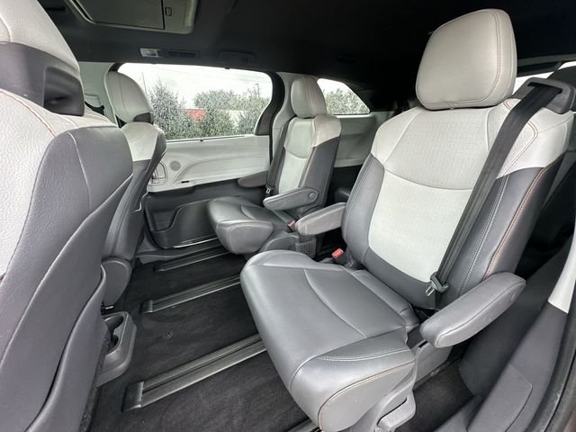 Thumbnail: 2021 Toyota Sienna - 11