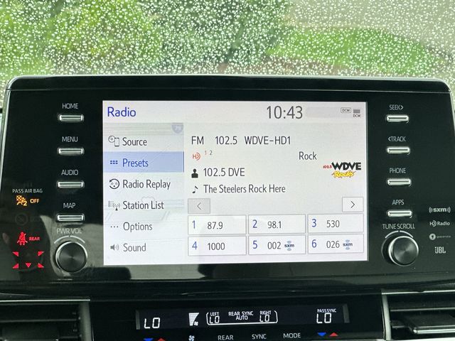 Thumbnail: 2021 Toyota Sienna - 12