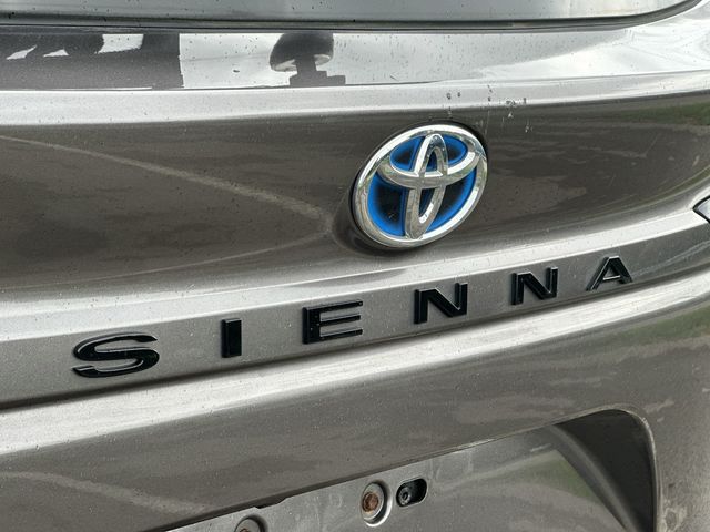 Thumbnail: 2021 Toyota Sienna - 31