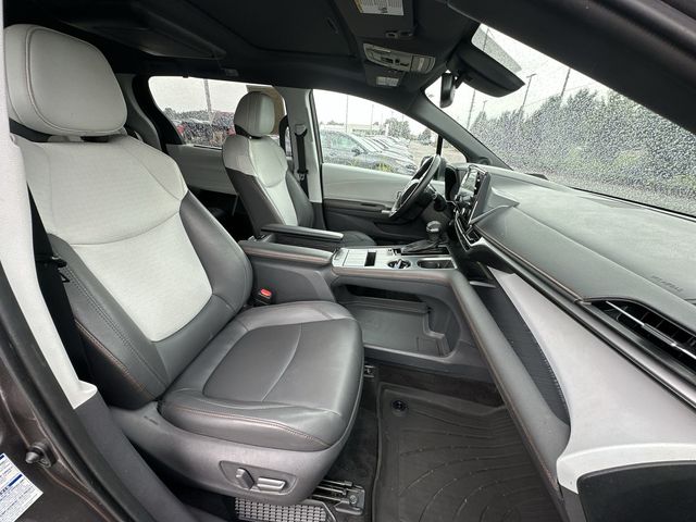 Thumbnail: 2021 Toyota Sienna - 26