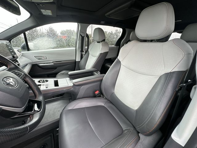 Thumbnail: 2021 Toyota Sienna - 9