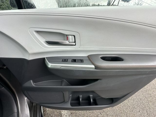Thumbnail: 2021 Toyota Sienna - 27