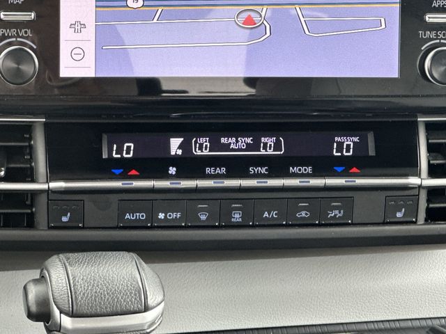 Thumbnail: 2021 Toyota Sienna - 23