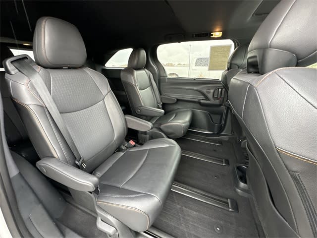 Thumbnail: 2023 Toyota Sienna - 27