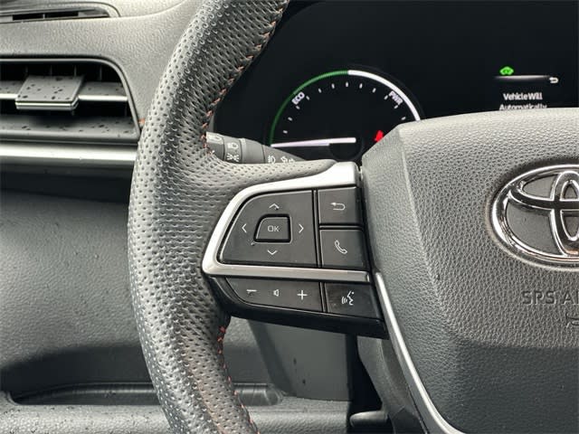 Thumbnail: 2023 Toyota Sienna - 18