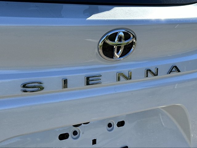 Thumbnail: 2026 Toyota Sienna - 21