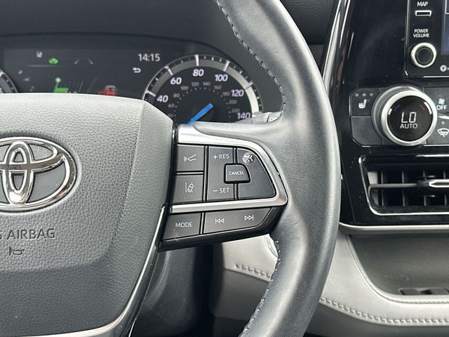 Thumbnail: 2021 Toyota Highlander - 16