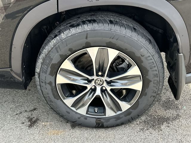 Thumbnail: 2021 Toyota Highlander - 8