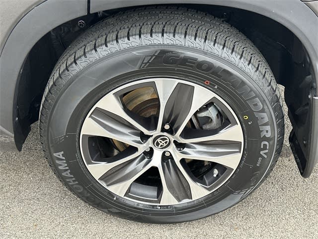 Thumbnail: 2022 Toyota Highlander - 8