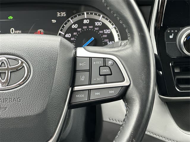 Thumbnail: 2022 Toyota Highlander - 20