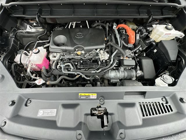 Thumbnail: 2022 Toyota Highlander - 9