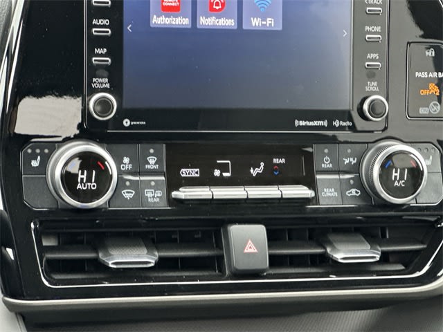 Thumbnail: 2022 Toyota Highlander - 24