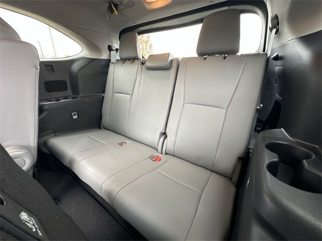 Thumbnail: 2022 Toyota Highlander - 26